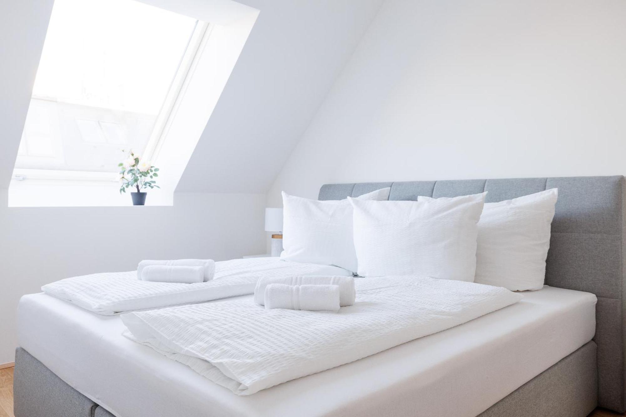 Symphony Apartments 40 - Modern Loft With Terrace And Grill In Central Location Viena Exterior foto