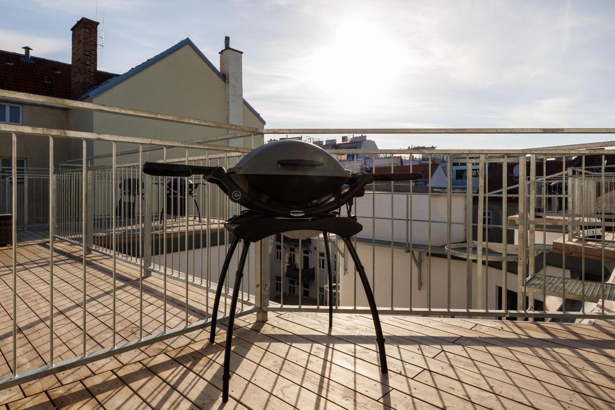 Symphony Apartments 40 - Modern Loft With Terrace And Grill In Central Location Viena Exterior foto