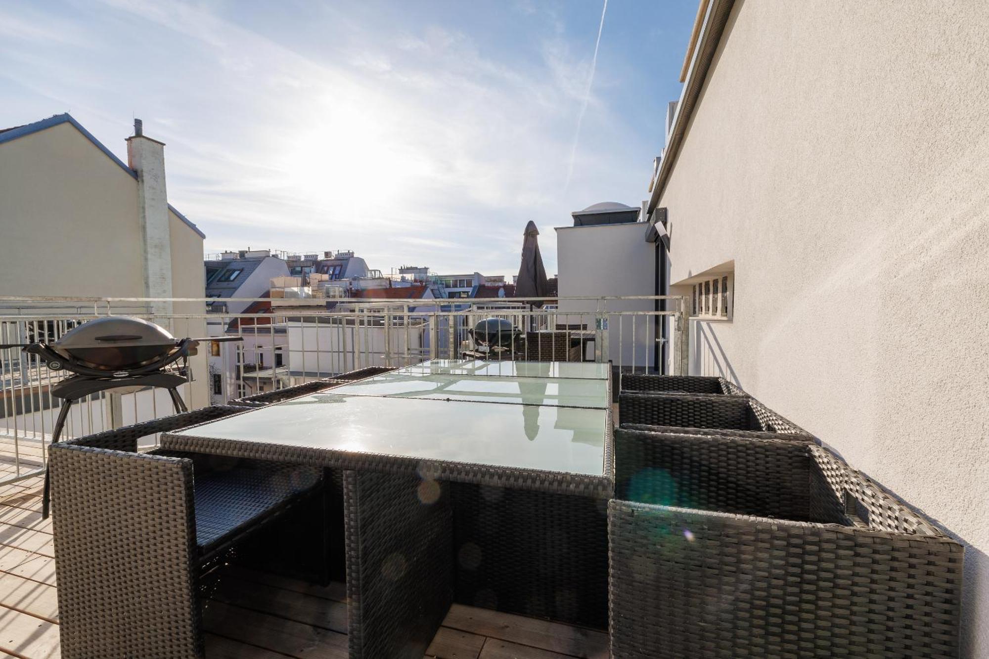 Symphony Apartments 40 - Modern Loft With Terrace And Grill In Central Location Viena Exterior foto
